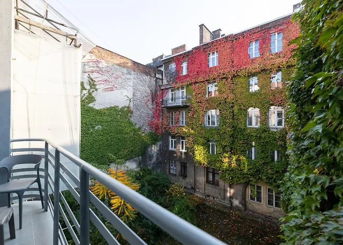 2 Bedrooms Levia 2 Apartment Lemberg